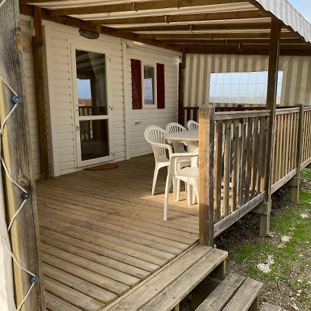Mobil Home Avec Spacieuse Terrasse A Meschers Proche De Royan Εξωτερικό φωτογραφία