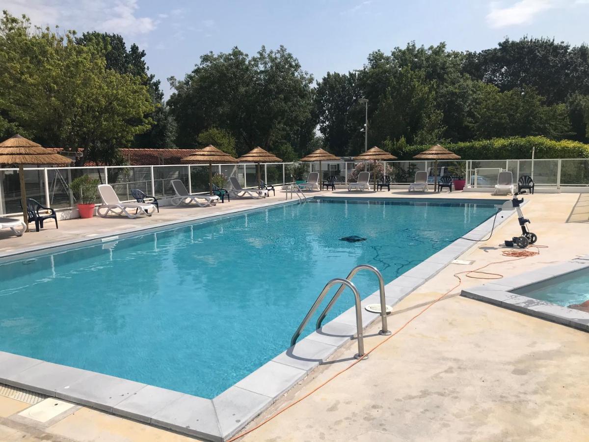 Mobil Home Avec Spacieuse Terrasse A Meschers Proche De Royan Εξωτερικό φωτογραφία
